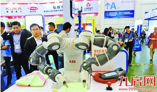 帅呆了！机器人现场秀绝活  智能制造成工博会吸睛亮点——九房网