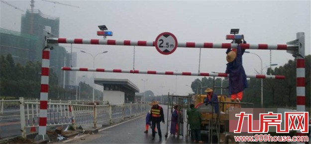 滨海西潘涂段投用新限高架 该处限高2.5米——九房网