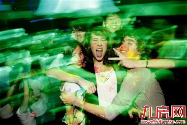 电厂(厦门)荧光·沙滩电子音乐节 引爆电子季狂潮——九房网 电厂(厦门)荧光·沙滩电子音乐节 引爆电子季狂潮——九房网