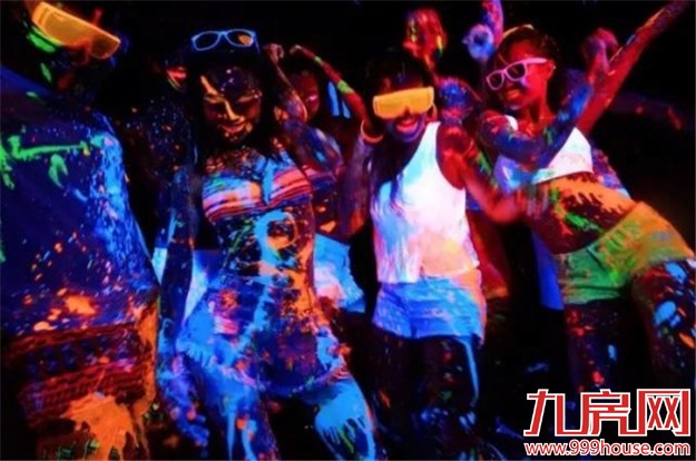 电厂(厦门)荧光·沙滩电子音乐节 引爆电子季狂潮——九房网 电厂(厦门)荧光·沙滩电子音乐节 引爆电子季狂潮——九房网