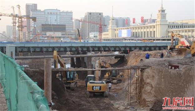 因地铁1、2号线建设 本周六起地铁5个站点将围挡施工——九房网