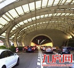 翔安隧道增“新型”标线 见到这样的虚线别变道——九房网