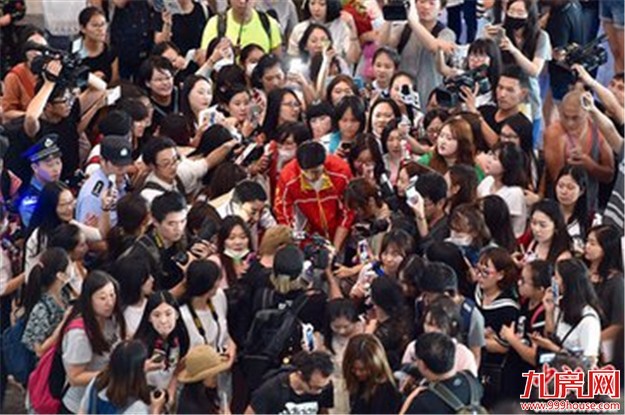 老公回国了，粉丝那叫一个多 …——九房网