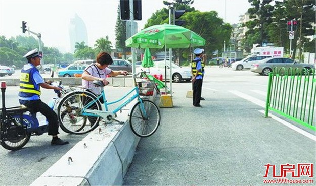 湖滨中路北路十字路口交通大调整首日 不少人走错路——九房网
