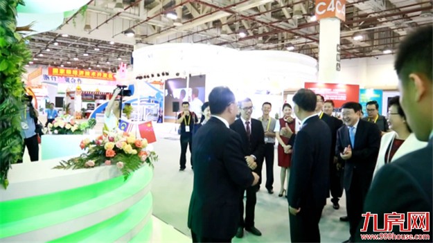 汪洋在厦门启动投洽会“金钥匙” 逛展厅点赞绿色智慧生态——九房网 汪洋在厦门启动投洽会“金钥匙” 逛展厅点赞绿色智慧生态——九房网
