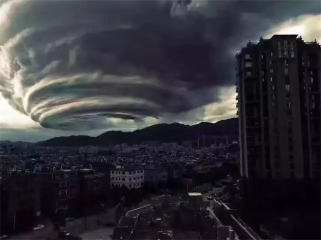 建发:风雨同舟、众志成城!呵护钻石人生!——九房网 建发:风雨同舟、众志成城!呵护钻石人生!——九房网