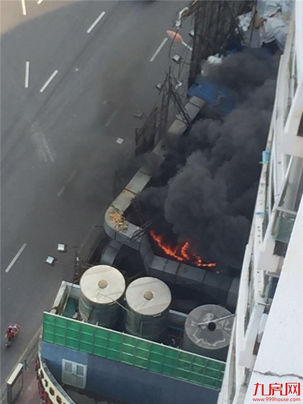 【突发】着火了！！莲坂国贸宝福大厦着火了，现场浓烟滚滚！——九房网