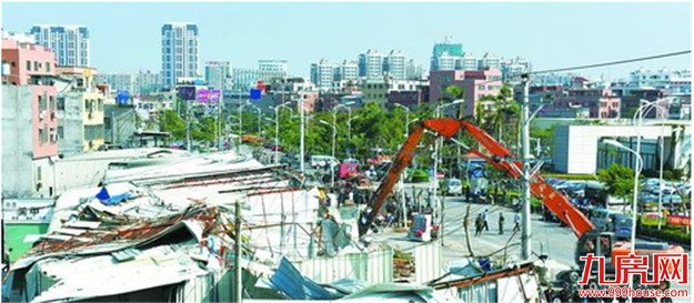 恢复重建与整治“两违”并举，百姓叫好 翔安：一天拆掉8600平方米铁皮屋——九房网