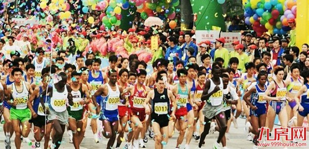 厦门半程马拉松赛今日海沧鸣枪 1.8万名选手参赛——九房网