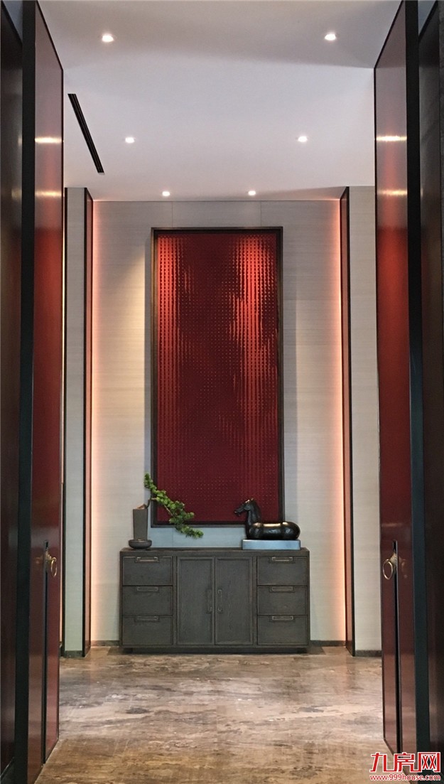 一支车队,悄悄驶入环岛路35号... ——九房网 一支车队,悄悄驶入环岛路35号... ——九房网