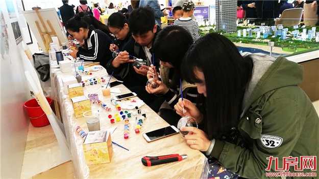 时代中心：暖心周末 陪伴是最长情的告白 ——九房网