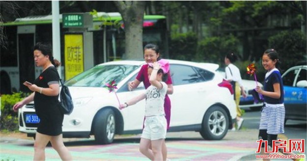风雨雷电集体“赶场” 强降雨带自北向南缓慢移动——九房网 风雨雷电集体“赶场” 强降雨带自北向南缓慢移动——九房网