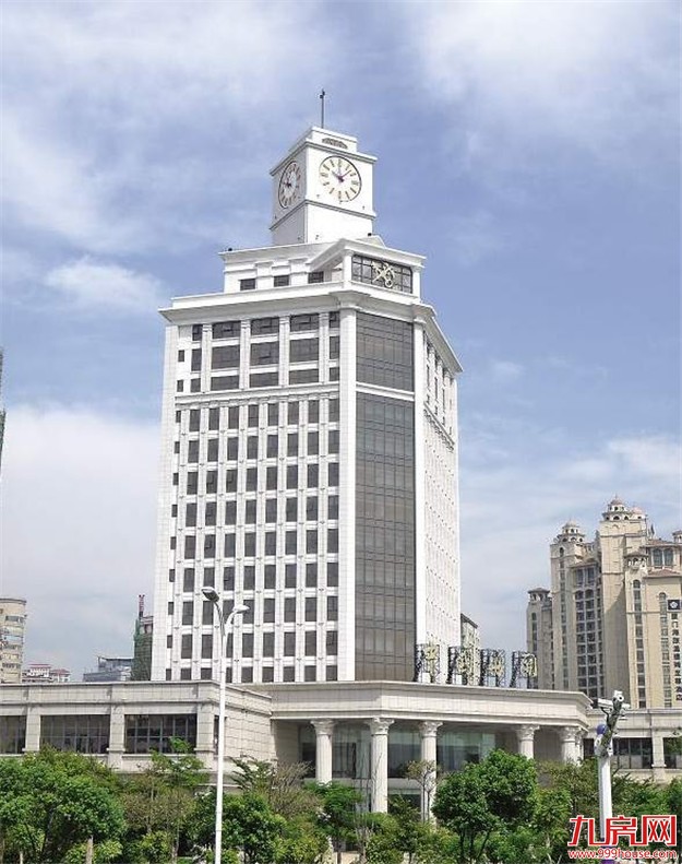 海沧海关钟楼每天鸣曲报时 成为海沧的"有声符号"——九房网