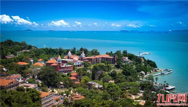 花3个月画最美的鼓浪屿 “如歌行唱———黄志洋油画作品展”开幕——九房网