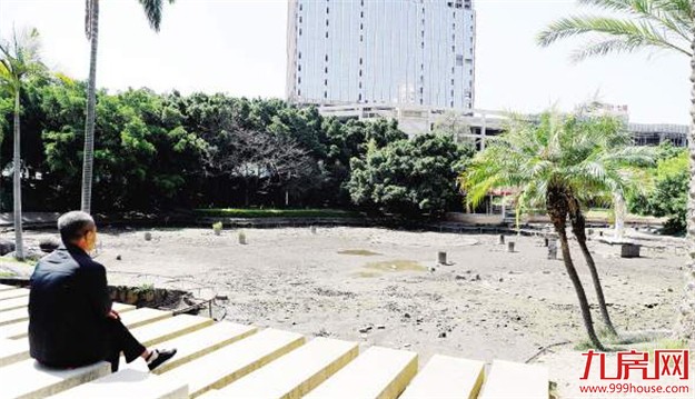 莲花公园荷花池干涸一个多月原因不明 今夏可能无莲可赏——九房网