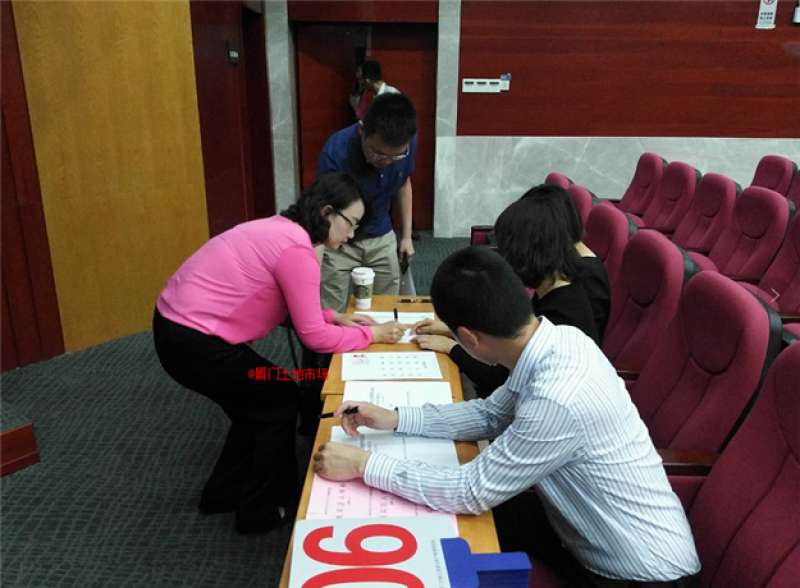 直播|2018厦门土拍首战！最高上限楼面价3.75万/㎡，能否出地王？——九房网