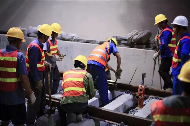 最新！福厦高铁跨海大桥海上施工启动，今后厦门到福州不用一小时……——九房网