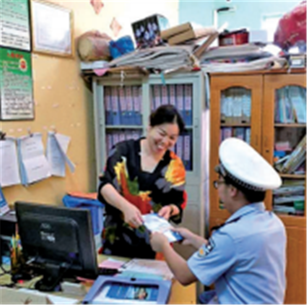 我市交警多措并举筑牢校园交通安全“防护网”——九房网