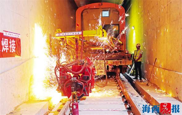 地铁2号线开始钢轨焊接 2-3个月内全线短轨将铺设完毕——九房网