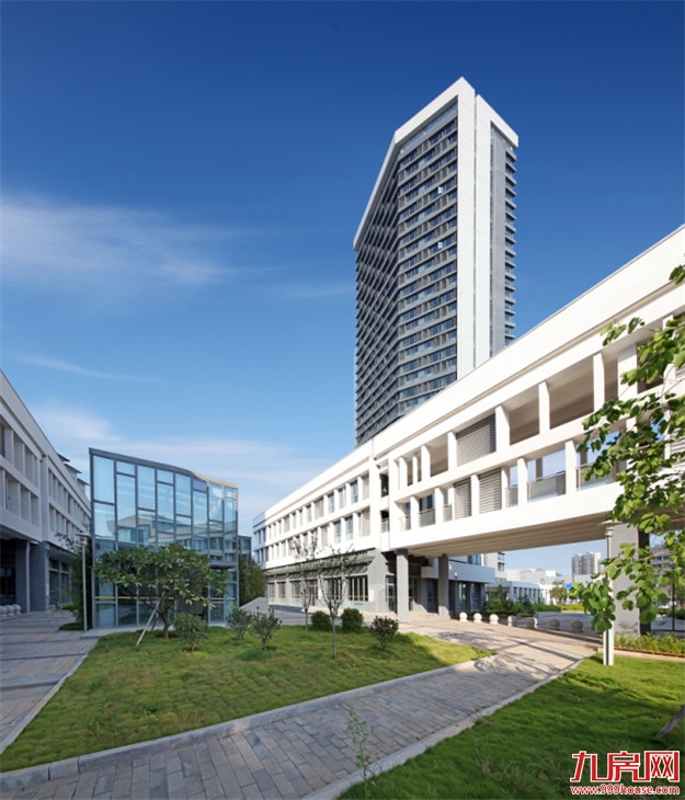 2019携手创荣光：厦门汽车城展示营运中心开放暨汽车产业发展沙龙圆满落幕！——九房网