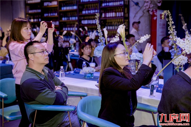 大咖说丨高峰论坛，全厦门，政务所向，遇见天成蓝——九房网