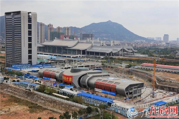 震撼!厦后溪长途汽车站成功“平移”288米+转身90°——九房网