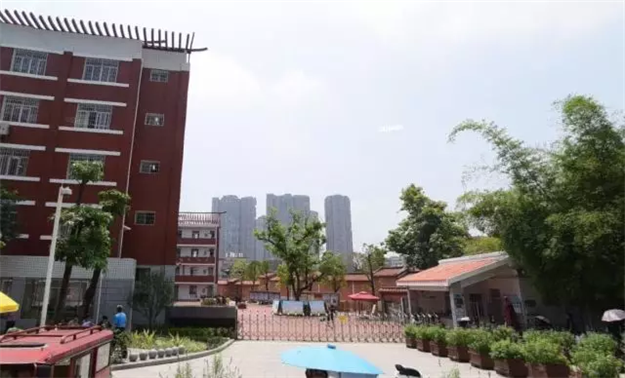 积分入学报名人数破3万！厦门16所省优小学周边房源报价新鲜出炉！——九房网