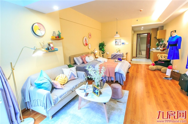 龙湖集团业绩会 - 龙湖冠寓“坚定前行”且赚钱可期——九房网 龙湖集团业绩会 - 龙湖冠寓“坚定前行”且赚钱可期——九房网