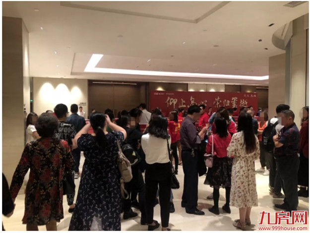 刚刚,岛内豪宅二期深夜抢开,现场抢房盛况曝光,购买力太强大了!——九房网 刚刚,岛内豪宅二期深夜抢开,现场抢房盛况曝光,购买力太强大了!——九房网