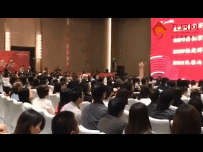 刚刚,厦门又一豪宅连夜抢开!265套房被疯抢!场面极其火爆!——九房网 刚刚,厦门又一豪宅连夜抢开!265套房被疯抢!场面极其火爆!——九房网