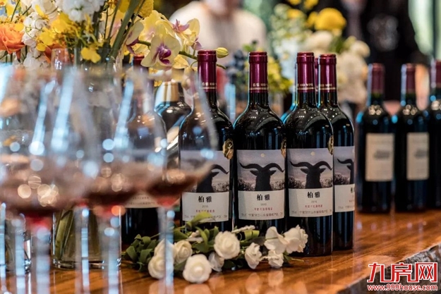 当跑马遇见山野，做回追风的孩子！——九房网