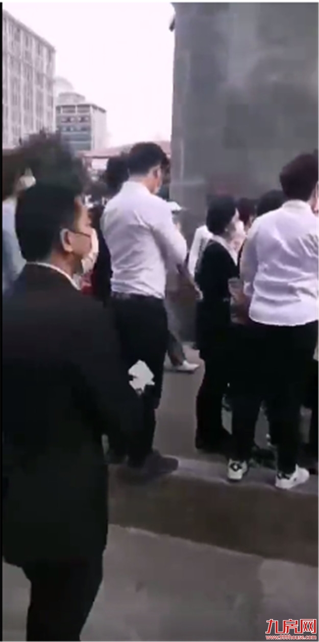 惊了!猛降2100元/㎡!岛内房源2.8万起!捡漏还是接盘?——九房网 惊了!猛降2100元/㎡!岛内房源2.8万起!捡漏还是接盘?——九房网