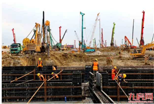 最新！R1线新进展!机场段土建预留下月底将完成全部桩基施工！——九房网