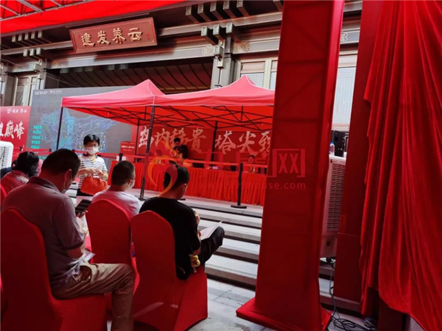 现场直击!刚刚,厦门两大豪宅齐开!大批有钱人排队抢!——九房网 现场直击!刚刚,厦门两大豪宅齐开!大批有钱人排队抢!——九房网