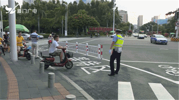 厦门网红斑马线迎来3.0版!这次增设了……安全性进一步提高!——九房网 厦门网红斑马线迎来3.0版!这次增设了……安全性进一步提高!——九房网