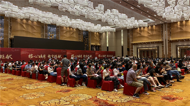 均价2.8万/㎡!200多套房源遭疯抢!刚刚,榕心映月三期开盘再次售罄!——九房网 均价2.8万/㎡!200多套房源遭疯抢!刚刚,榕心映月三期开盘再次售罄!——九房网