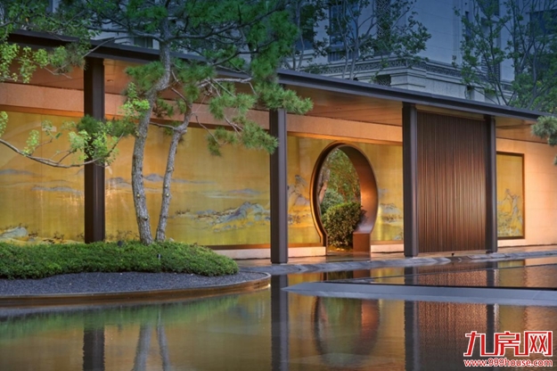 景粼门,从历史中走来,遁入生活的颖悟——九房网 景粼门,从历史中走来,遁入生活的颖悟——九房网