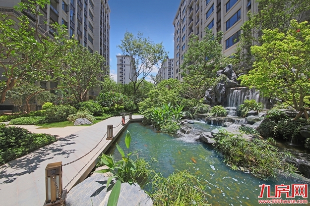 景粼门,从历史中走来,遁入生活的颖悟——九房网 景粼门,从历史中走来,遁入生活的颖悟——九房网