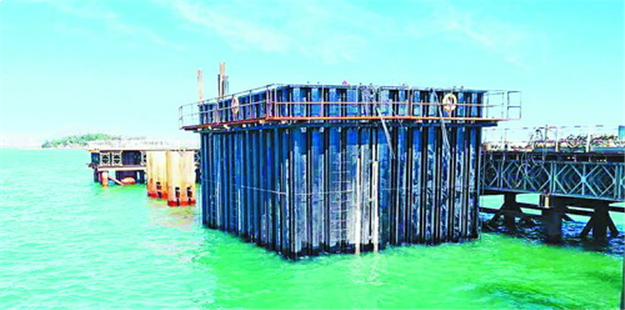 最新!第二东通道A2标海上互通区无封底钢混组合吊箱下海——九房网 最新!第二东通道A2标海上互通区无封底钢混组合吊箱下海——九房网