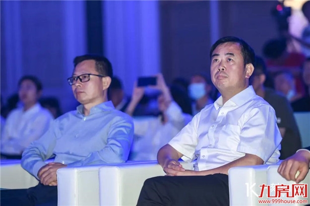 世界聚焦新经济!一刻talks新经济·春季创新峰正在举行——九房网 世界聚焦新经济!一刻talks新经济·春季创新峰正在举行——九房网