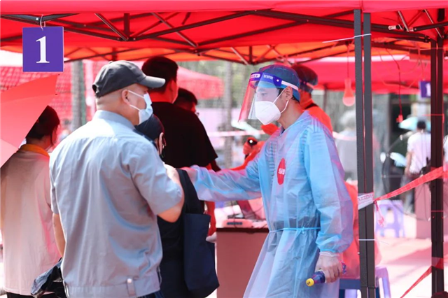 党旗飘扬践初心 疫情防控当先锋——特房集团志愿服务队在行动——九房网 党旗飘扬践初心 疫情防控当先锋——特房集团志愿服务队在行动——九房网