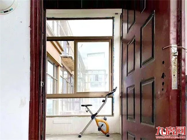 人民网报道!10年“屹立不倒”,福州惊现“最牛”违建!——九房网 人民网报道!10年“屹立不倒”,福州惊现“最牛”违建!——九房网