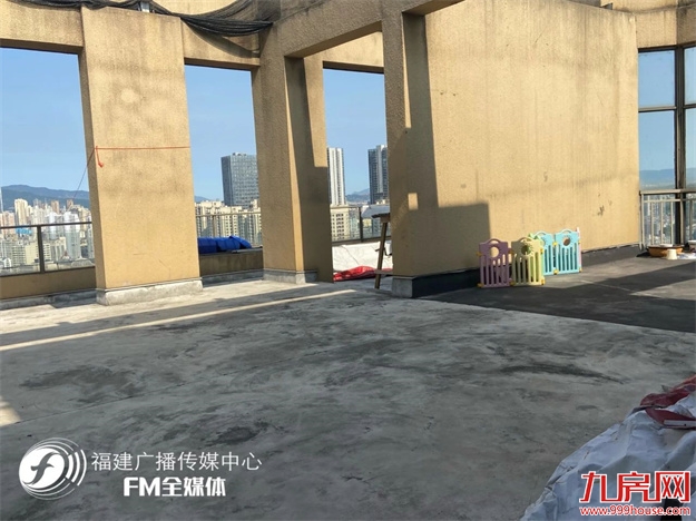 人民网报道!10年“屹立不倒”,福州惊现“最牛”违建!——九房网 人民网报道!10年“屹立不倒”,福州惊现“最牛”违建!——九房网