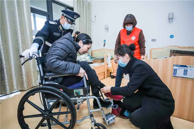 慰问孤寡老人  传递温情暖人心——九房网