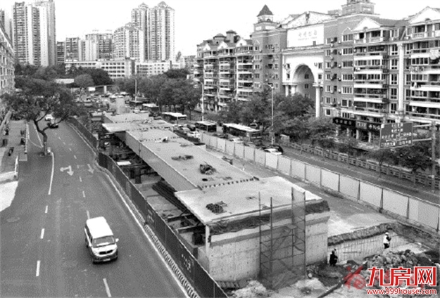 首跨钢箱梁完成吊装  工业路提升改造全面转入上部结构施工——九房网