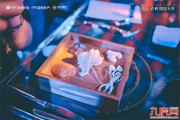 跨界高定大秀暨沉浸式晚宴 鹭岛落幕!——九房网 跨界高定大秀暨沉浸式晚宴 鹭岛落幕!——九房网