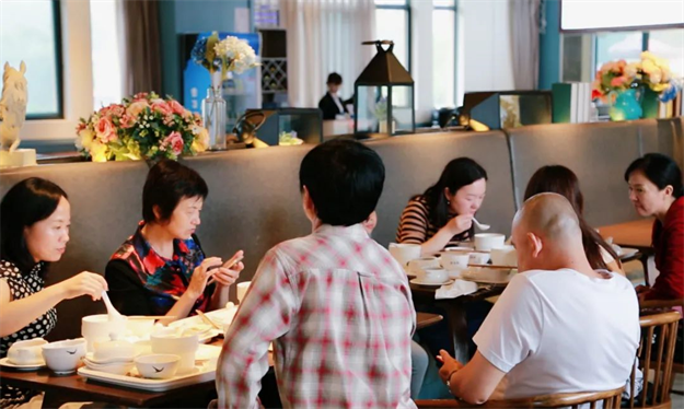 百余全国主流媒体齐聚桃李春风,探寻美好生活原点——九房网 百余全国主流媒体齐聚桃李春风,探寻美好生活原点——九房网