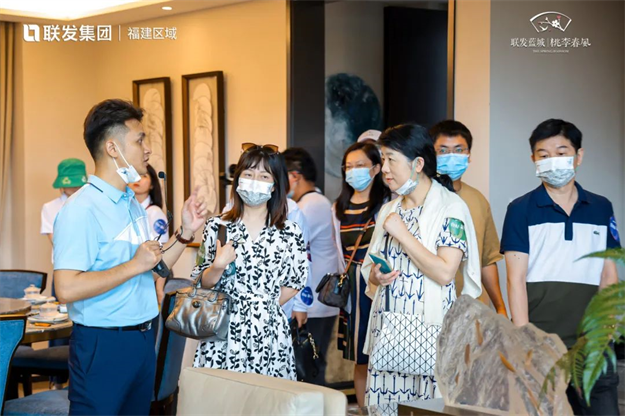 百余全国主流媒体齐聚桃李春风,探寻美好生活原点——九房网 百余全国主流媒体齐聚桃李春风,探寻美好生活原点——九房网