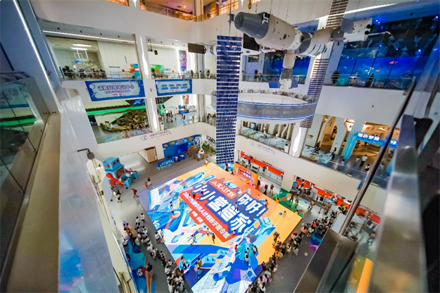 小龙人计划 | 牵着“蜗牛”去散步,让爱不慌不忙——九房网 小龙人计划 | 牵着“蜗牛”去散步,让爱不慌不忙——九房网