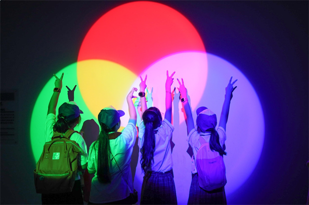 小龙人计划 | 牵着“蜗牛”去散步,让爱不慌不忙——九房网 小龙人计划 | 牵着“蜗牛”去散步,让爱不慌不忙——九房网